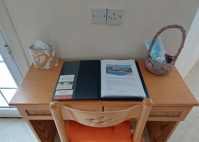 Konstantinos With Heated Pool ヴィラ *