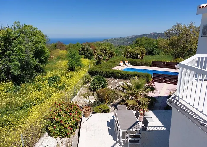 Vila Konstantinos With Heated Pool *