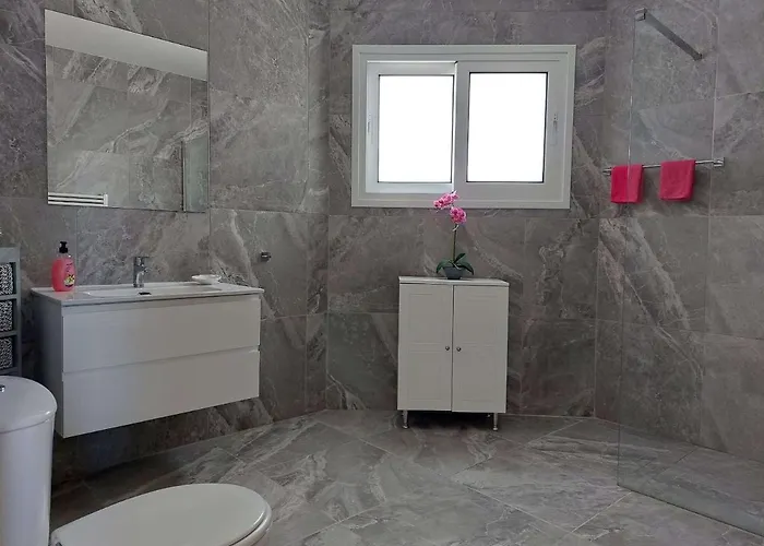 Vila Konstantinos With Heated Pool *