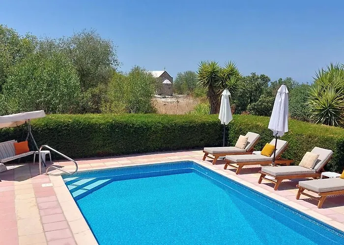 Konstantinos With Heated Pool ヴィラ *