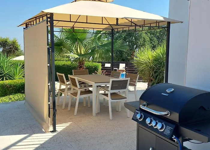 ヴィラ Konstantinos With Heated Pool *