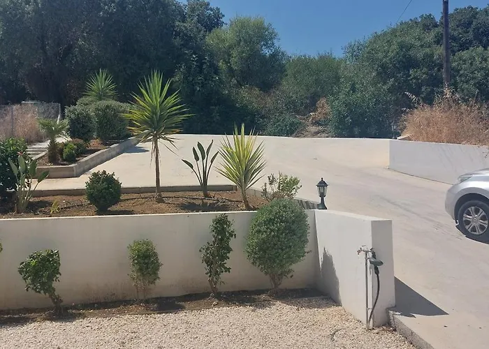 Konstantinos With Heated Pool Vila *